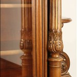 Антикварный одночастный буфет с резным навершием 1870-х гг. 