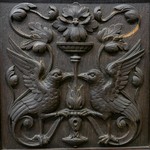 Антикварный шкаф с соломоновыми колоннами 1900-х гг. 
