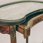Старинный французский столик-бобик из ореха