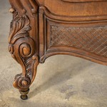 Антикварная кровать с фигурным навершием 1850-х гг. 