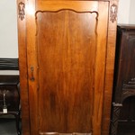 Пара антикварных шкафов светлого ореха 1840-х гг. 