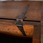 Антикварный сундук на массивном подстолье в стиле неоренессанс 1830-х гг. 