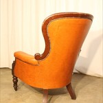 Антикварное кресло с кожаной обивкой 1850-х гг. 