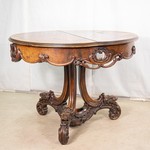 Антикварный стол орехового дерева 1840-х гг.