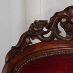 Антикварное кресло с массивным резным навершием в стиле неорококо 1850-х гг. 