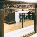 Старинное голландское зеркало в дубовой раме