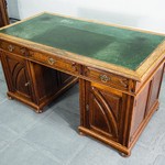 Антикварный двухтумбовый стол из массива дуба 1890-х гг.