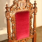 Комплект из 4-х антикварных стульев с гербовым щитком на навершии 1850-х гг. 