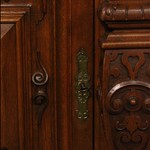 Антикварный немецкий буфет с раскрепованным фасадом и арочной нишей 1870-х гг. 