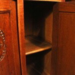 Антикварный буфет с фигурным фасадом 1890-х гг. 