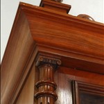 Антикварный книжный шкаф 1870-х гг. 