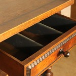 Антикварный консольный стол с точеными балясинами 1860-х гг. 