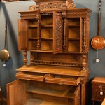 Антикварный буфет с резным декором 1860-х гг. 