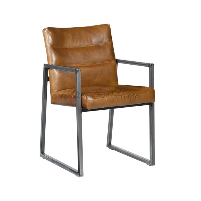 Роскошный стул с металлическими ножками в виде трапеций