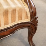 Антикварный диван со спинкой корзина 1850-х гг. 