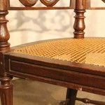 Антикварное кресло со сквозной резной спинкой 1860-х гг. 