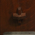 Антикварный табурет с фигурным сидением 1920-х гг. 