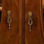 Антикварный книжный шкаф с стиле ампир 1870-х гг. 