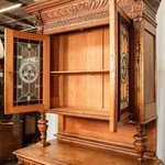Антикварный буфет в мехеленском стиле с витражными створками 1860-х гг. 
