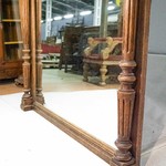Старинное зеркало с раскрепованным фризом