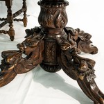 Антикварный столовый гарнитур со скульптурной резьбой