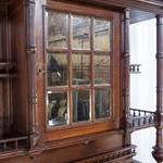Антикварный буфет с зеркальной дверцей 1870-х гг. 