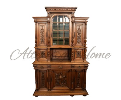 Антикварный буфет с резными композициями 1860-х гг. 