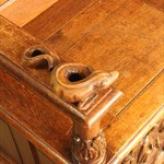 Антикварная скамья с резными сюжетами 1880-х гг. 