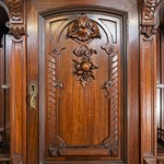 Антикварный буфет с резной композицией 1860-х гг. 