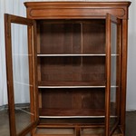 Антикварный шкаф-витрина 1860-х гг. 