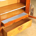 Антикварный платяной шкаф в стиле неорококо с резным навершием 1860-х гг.