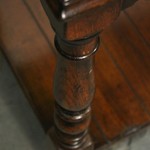 Антикварная дубовая консоль с точеными ножками 1940-х гг. 