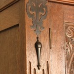 Антикварный книжный шкаф в стиле неоренессанс 1870-х гг. 