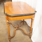 Антикварный столик с фигурным подстольем 1880-х гг. 