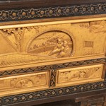 Антикварный китайский сундук из тика с резными филенками и контрастной отделкой 1910-х гг. 