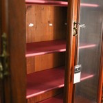 Антикварный книжный шкаф 1870-х гг. 