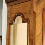 Антикварная горка фактурного ореха 1870-х гг. 