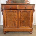Антикварный сервант с фигурным навершием 1850-х гг. 