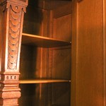 Антикварный немецкий буфет с раскрепованным фасадом и арочной нишей 1870-х гг. 