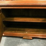 Антикварный книжный шкаф в неоготическом стиле 1910-х гг. 