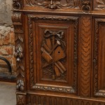 Антикварный книжный шкаф в стиле неоренессанс 1850-х гг. 