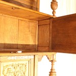 Антикварный буфет с декоративными резными композициями 1870-х гг. 