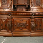 Антикварный немецкий буфет с раскрепованным фасадом и арочной нишей 1870-х гг. 
