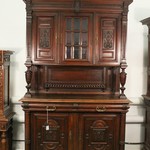 Антикварный буфет с резным декором 1860-х гг. 