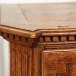 Антикварный комод в стиле классицизм 1760-х гг. 