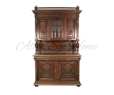 Антикварный буфет с резным декором 1860-х гг. 