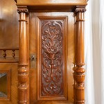 Антикварный буфет с резными филенками 1860-х гг. 