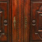 Антикварный буфет с резным декором 1860-х гг. 