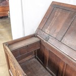 Антикварный сундук с контрастной интарсией 1760-х гг. 