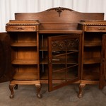 Антикварный сервант светлого ореха с раскрепованным фасадом 1880-х гг. 